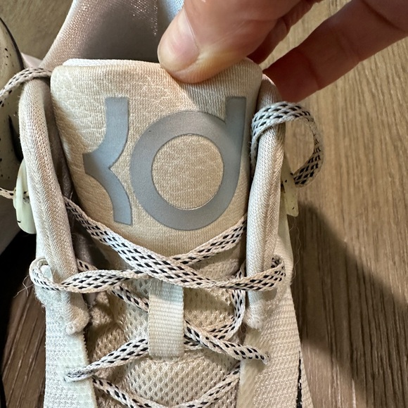 Nike KD Trey 5 Basketball Shoes Size 9.5 Cream Black - Picture 6 of 11